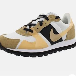 Nike V Love Ox Parachute Beige